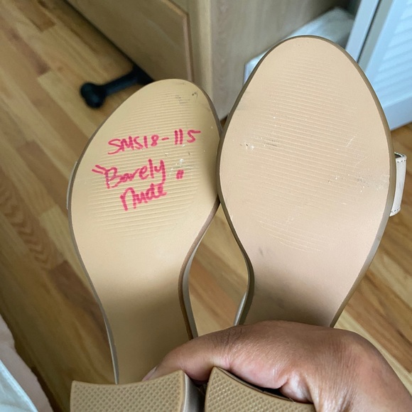 Steve Madden Carrson block heel size 6. - Picture 11 of 16